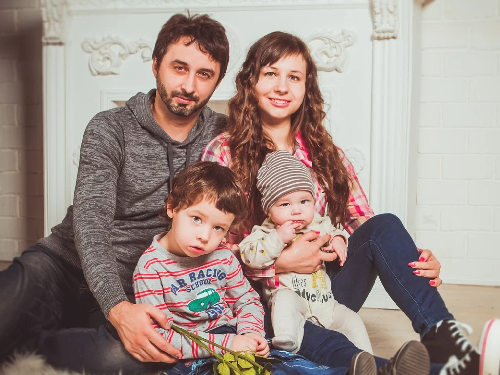 rodzina-z-dziecmi-postawy-rodzicielskie